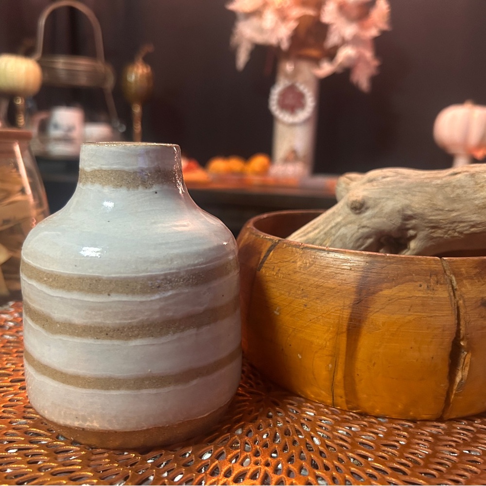 Studio pottery bud vase cream and tan 4.5”